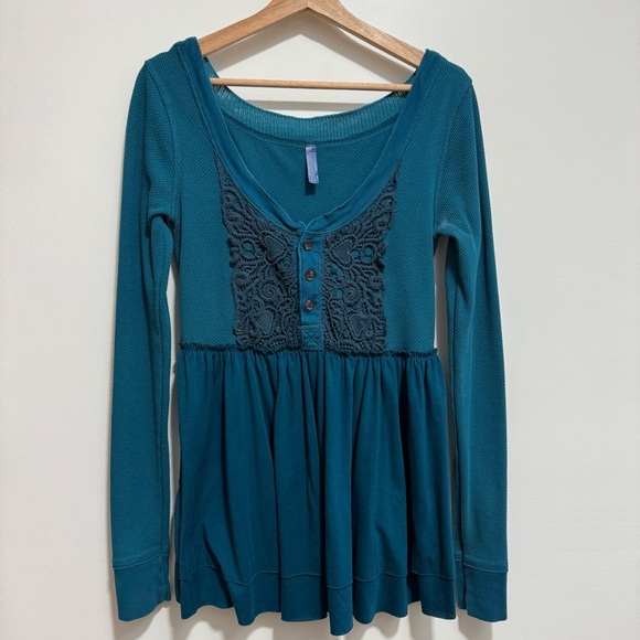 Free People Y2K Thermal Waffle Knit Lace Babydoll Top - Picture 2 of 11